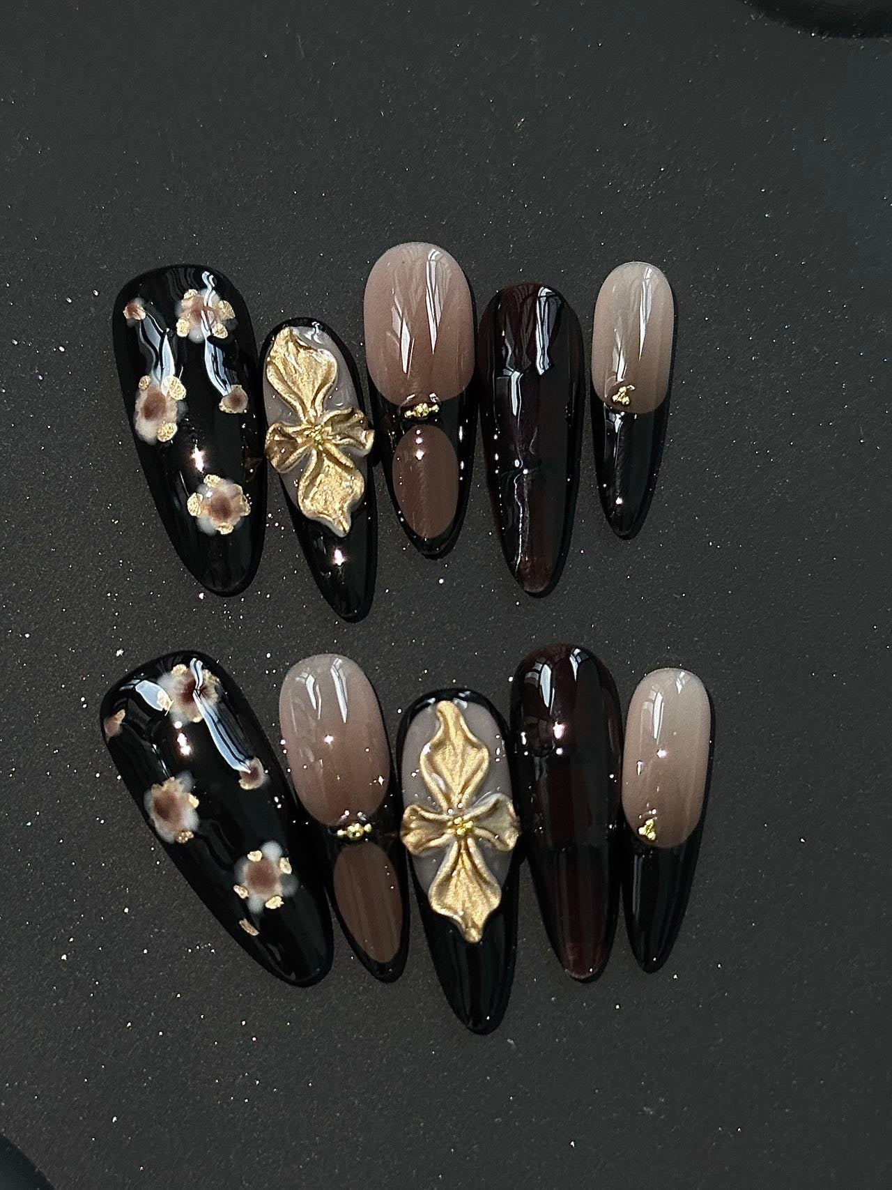 Wealth & Glamour Blossom